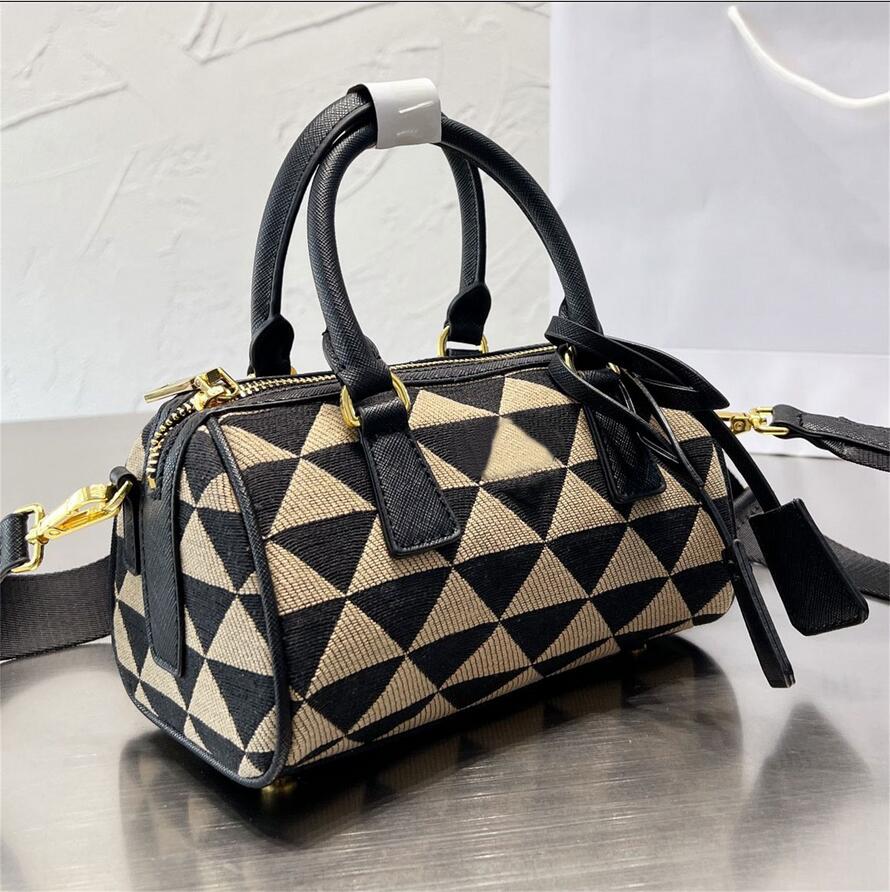 HH Symbole embroidered jacquard fabric top-handle bag women men saffiano handles handbag metal hardware zipper closure tote with feet shoulder pillow bag purses, Add additional shipping fee
HH Symbole embroidered jacquard fabric top-handle bag women men saffiano handles handbag metal hardware zipper closure tote with feet shoulder pillow bag purses, Add additional shipping fee