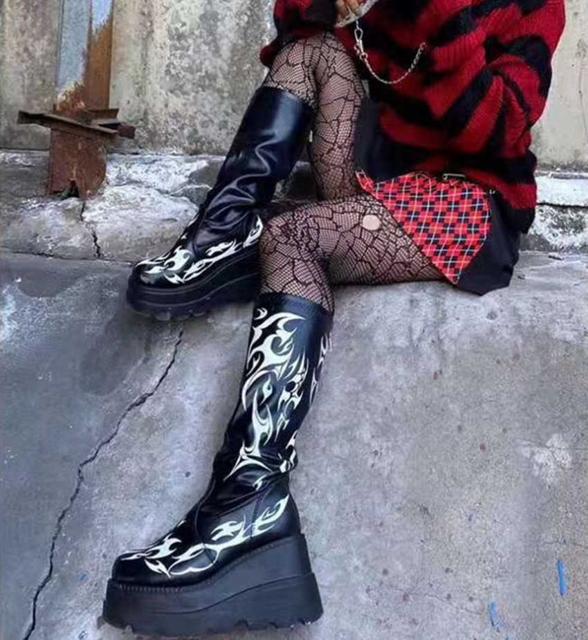 Brand Design Female Wedges High Heels Thigh High Boots Fashion Black Platform Boots Women 2021 Gothic Cosplay Shoes Woman Y0914 
Brand Design Female Wedges High Heels Thigh High Boots Fashion Black Platform Boots Women 2021 Gothic Cosplay Shoes Woman Y0914