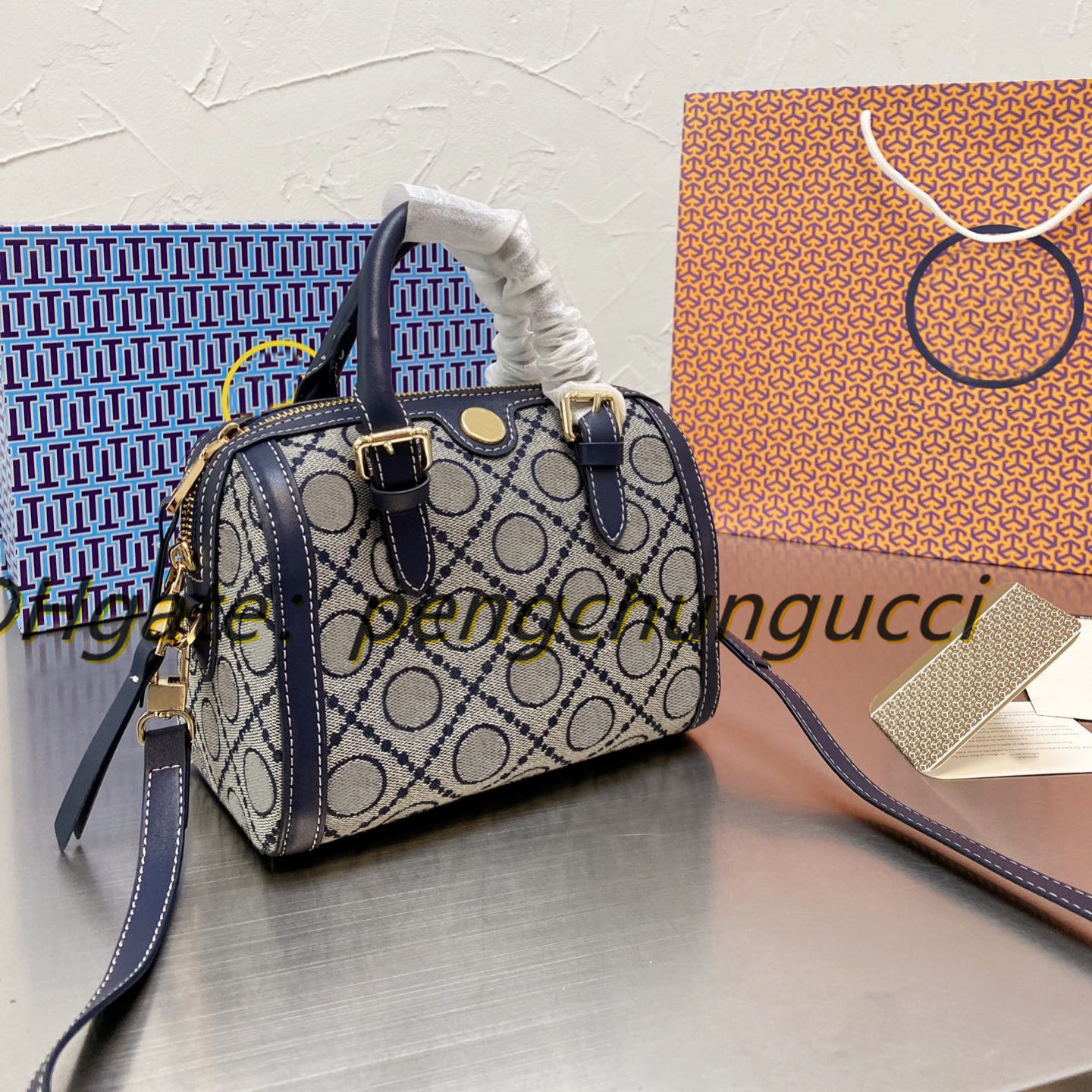 Fashion Shoulder Bags Cosmetic Bags Luxury Designer Pillow Shape Practical Mirror Quality Horizontal Handbag Cross Body Purse Coin Pattern, Navy+beige
Fashion Shoulder Bags Cosmetic Bags Luxury Designer Pillow Shape Practical Mirror Quality Horizontal Handbag Cross Body Purse Coin Pattern, Navy+beige