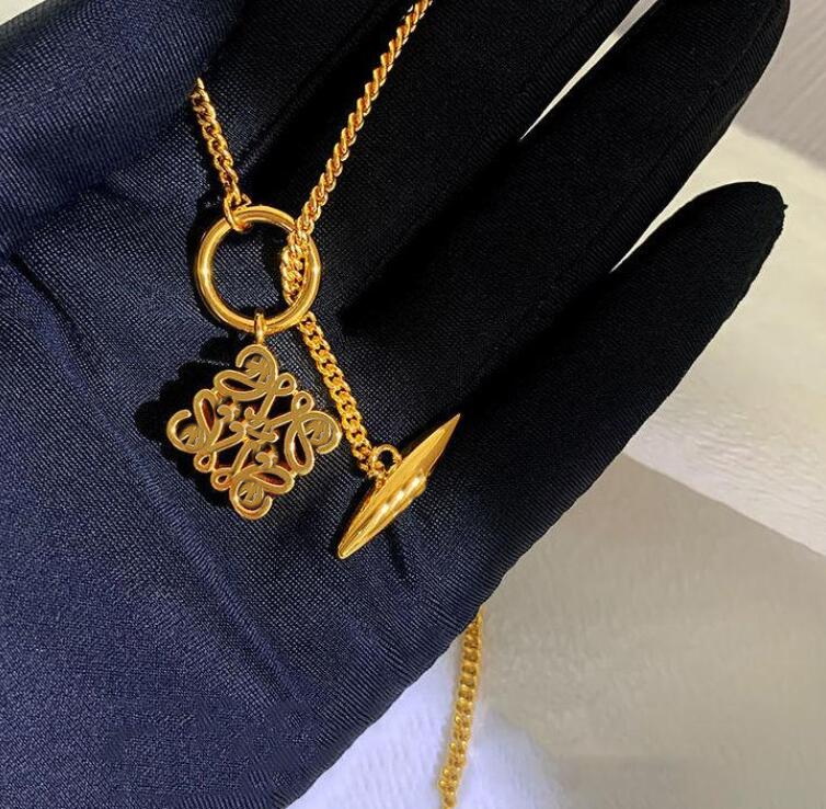 New designed Fashion Dangle asymmetric women's retro earrings 18K gold plated tassel temperament ear stud hoop ladies Designer Jewelry hgh
New designed Fashion Dangle asymmetric women's retro earrings 18K gold plated tassel temperament ear stud hoop ladies Designer Jewelry hgh