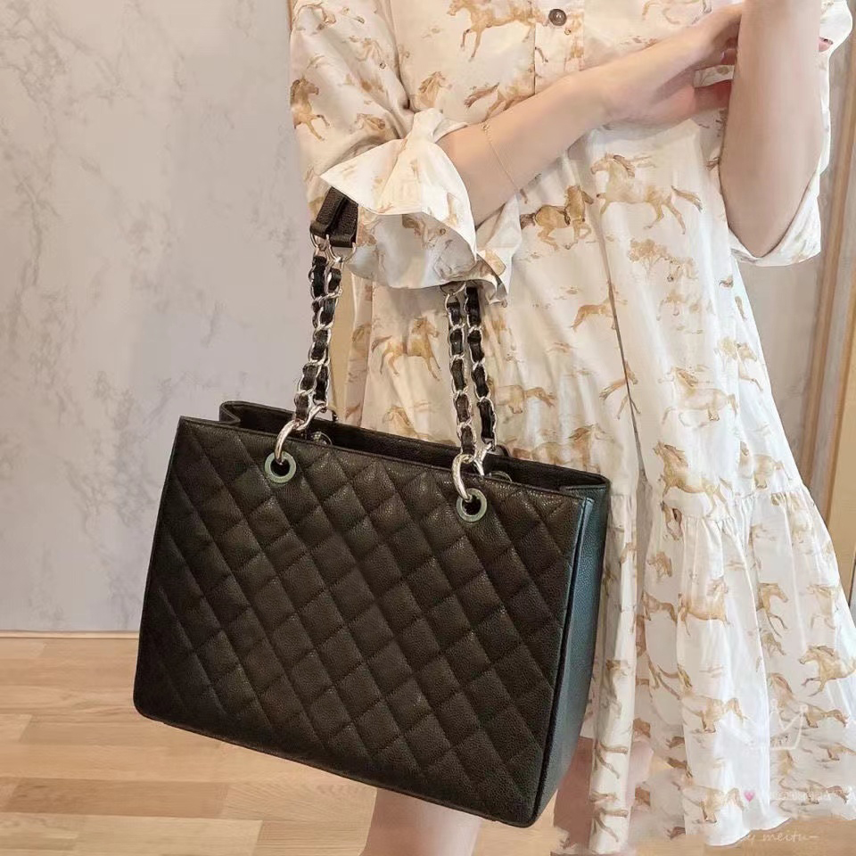 Shopping bag Axillary Bags 2023 Luxury Designer Brand Fashion Shoulder Handbags Quality Women Thread chains Bag Clutch Purse Cross body totes Artwork wallets, No bags
Shopping bag Axillary Bags 2023 Luxury Designer Brand Fashion Shoulder Handbags Quality Women Thread chains Bag Clutch Purse Cross body totes Artwork wallets, No bags