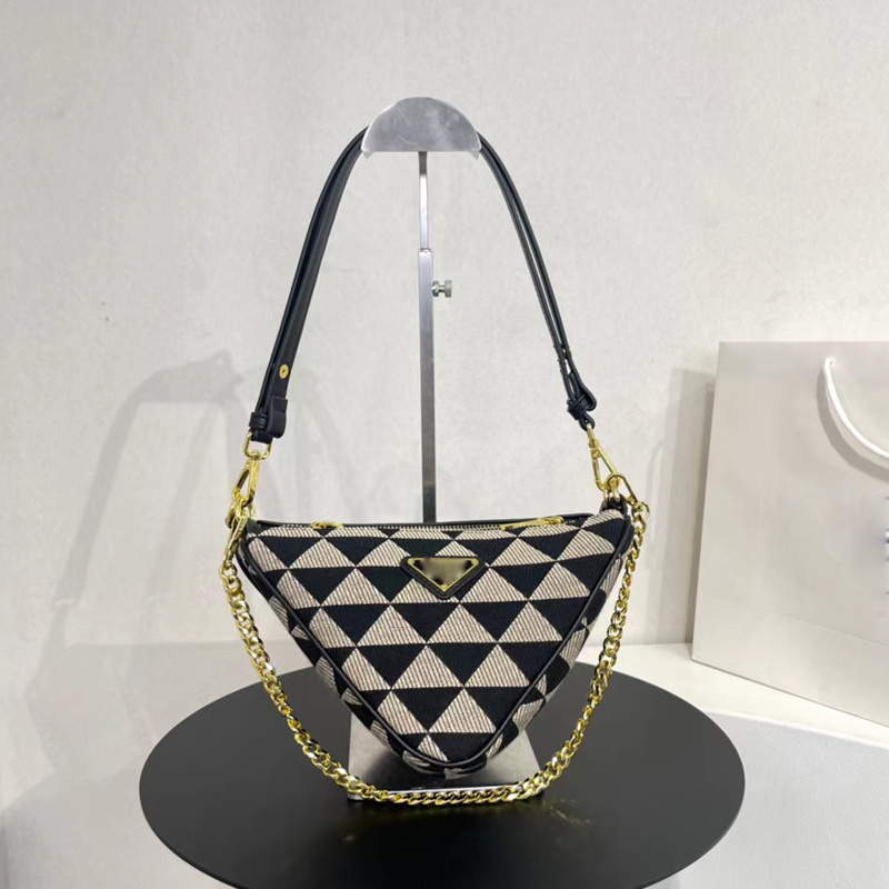 Triangle Shoulder Bag Women Handbags Crossbody Purse Canvas Leather Detachable Handle Strap Small Tote Wallets Inside Fashion Letters two Piece Set
Triangle Shoulder Bag Women Handbags Crossbody Purse Canvas Leather Detachable Handle Strap Small Tote Wallets Inside Fashion Letters two Piece Set