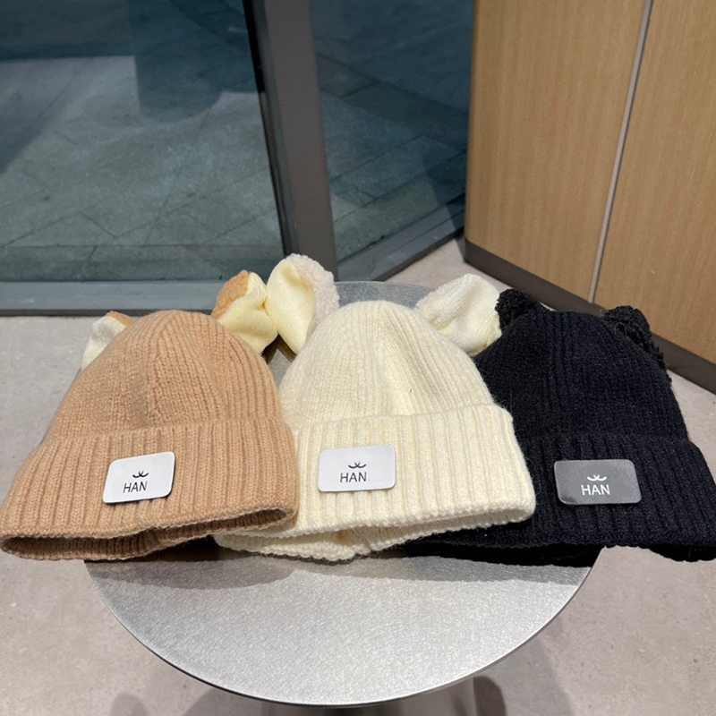 Luxurys Winter Knitted Hats Designers For Women 3 Colors Cute Rabbit Ears Cap Wool Fitted Hat Winter Outdoor Accessories Letter C22101906, Black
Luxurys Winter Knitted Hats Designers For Women 3 Colors Cute Rabbit Ears Cap Wool Fitted Hat Winter Outdoor Accessories Letter C22101906, Black