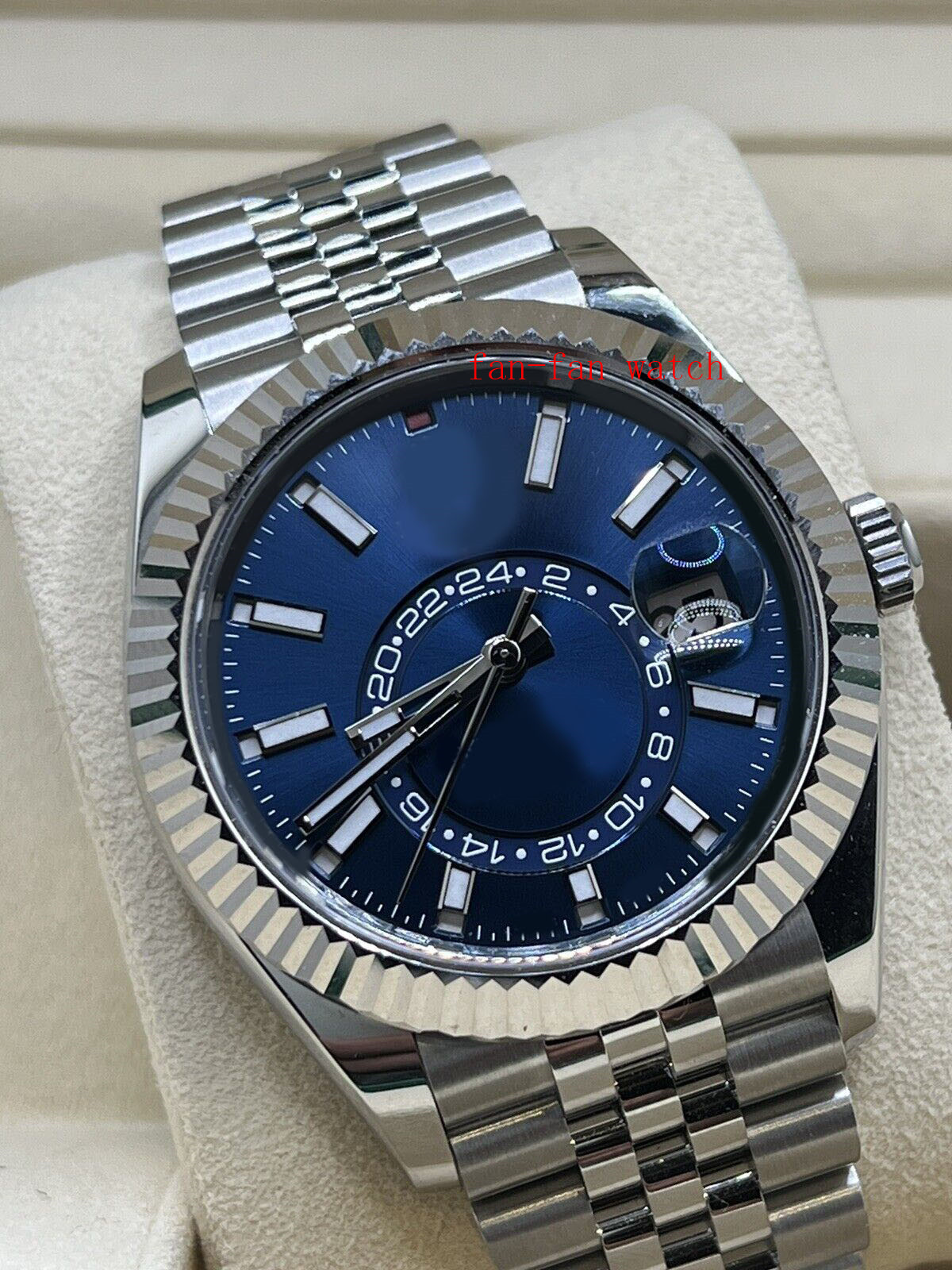 9001 automatic movement SkyDweller Steel Jubilee White Gold BLUE 2021 326934 42mm Watch
9001 automatic movement SkyDweller Steel Jubilee White Gold BLUE 2021 326934 42mm Watch