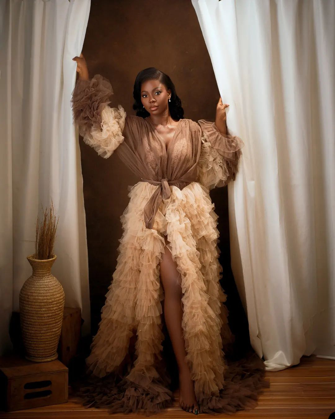 Soft Wedding Bathrobe Undergarments & Sleepwear Women's V-Neck Bath Gown Long Sleeves Tulle Split Bridal Robe Wedding Nightgown