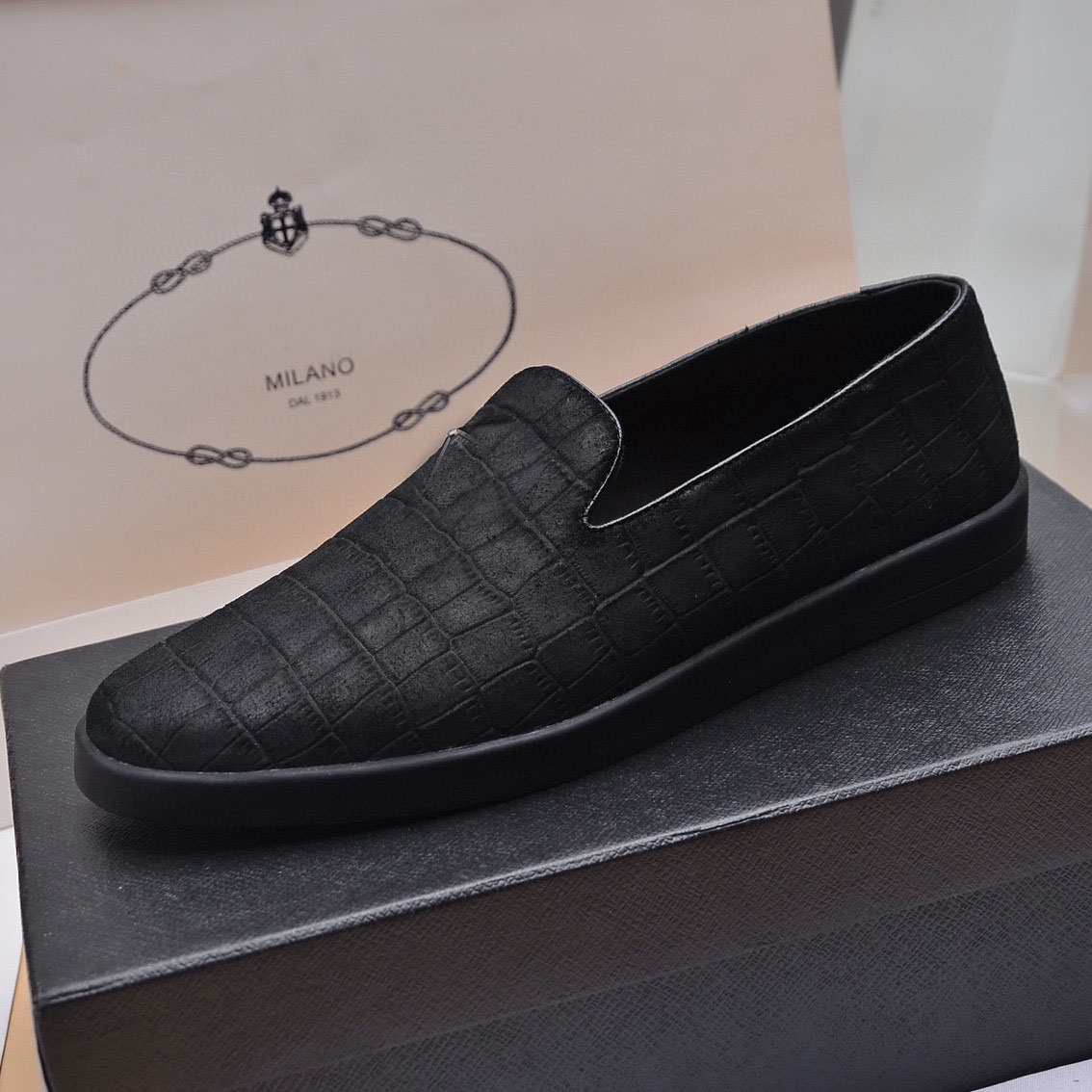 Brand Name Mens Loafers Dress Drive Gommino Shoes Rubber Outsole Suede Leather Walk Leisure Size 38-45, With brand logo 2233280
Brand Name Mens Loafers Dress Drive Gommino Shoes Rubber Outsole Suede Leather Walk Leisure Size 38-45, With brand logo 2233280