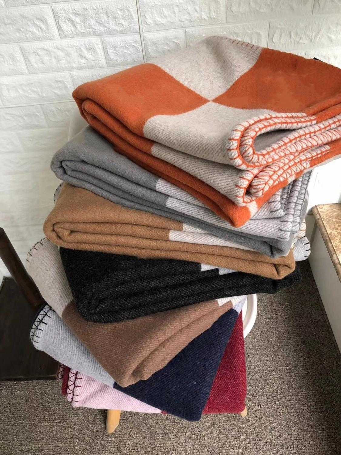 Blankets Plaid H Blanket Brand Cashmere Designer Blanket Knitted Nap Throw Blanket Soft Wool Wearable Scarf Shawl Decorative Sofa Covers T221019
Blankets Plaid H Blanket Brand Cashmere Designer Blanket Knitted Nap Throw Blanket Soft Wool Wearable Scarf Shawl Decorative Sofa Covers T221019