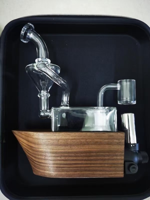 NEW styles Glass recycle Bong Smoking Kit Hookahs water pipe Dab Rig with Quartz Banger Carb Cap accessories set gift box packaging
NEW styles Glass recycle Bong Smoking Kit Hookahs water pipe Dab Rig with Quartz Banger Carb Cap accessories set gift box packaging
