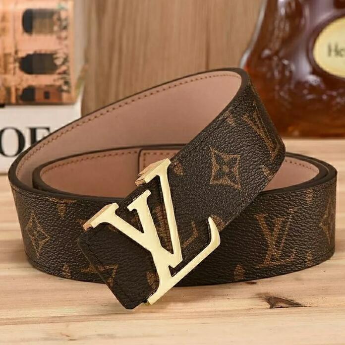 2022 Luxury designer Louis Vuitton LV Belt Buckle Fashion Genuine Leather Women Belts For men Letter Double Big gold classical C01, No box
2022 Luxury designer Louis Vuitton LV Belt Buckle Fashion Genuine Leather Women Belts For men Letter Double Big gold classical C01, No box