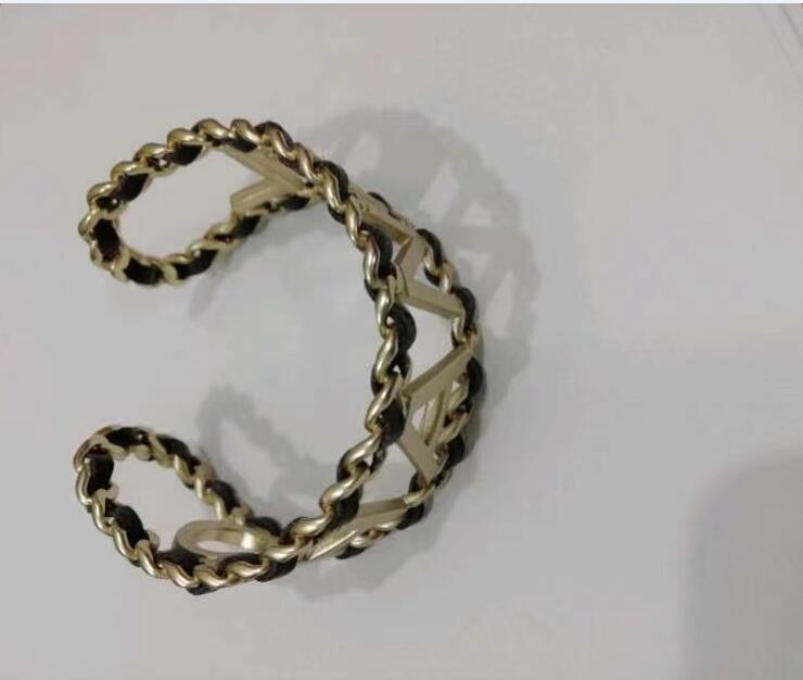 Fashion High version Hollow out bracelet bangle for lady Designer bracelets bangles for Party Wedding jewelry With flannel bag
Fashion High version Hollow out bracelet bangle for lady Designer bracelets bangles for Party Wedding jewelry With flannel bag