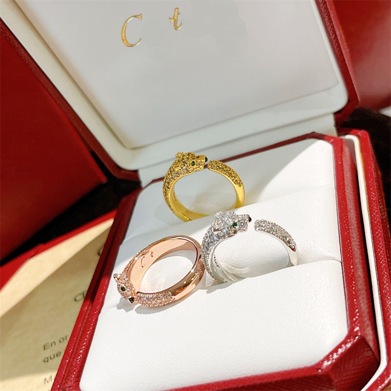 Tigers Head Premium Rings Luxury Designer Jewelry For Womens Mens Sterling Silver Crystal Anniversary Bridal Wedding Jewelry Three Size
Tigers Head Premium Rings Luxury Designer Jewelry For Womens Mens Sterling Silver Crystal Anniversary Bridal Wedding Jewelry Three Size