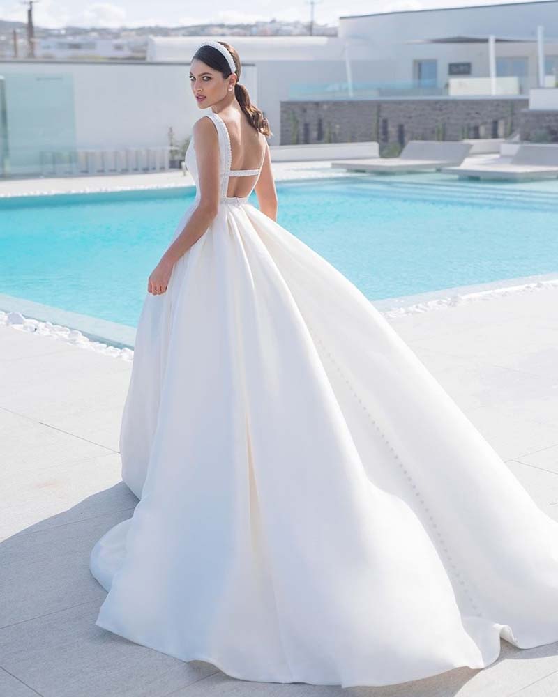 Simple Satin Wedding Dress O-neck Sleeveless With Pocket Long Bridal Gown Court Train Elegant Saudi Arabic Bride Dresses 2022 Robe de Mariee