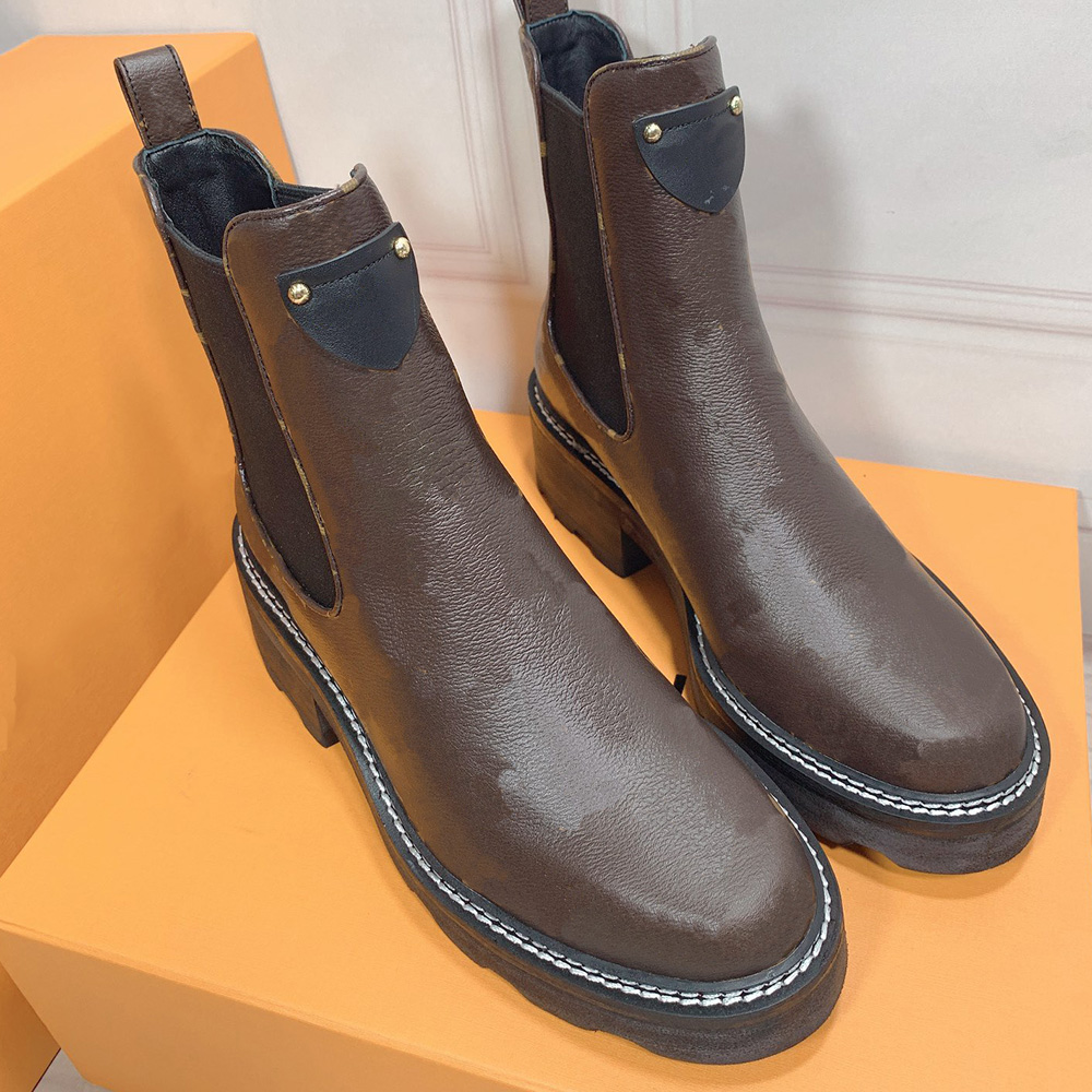 BEAUBOURG ANKLE BOOTS are a fashionable chunky style mixing masculine and feminine codes The uppers which were inspired by classic Chelsea boots designer booties, Shipping supplement
BEAUBOURG ANKLE BOOTS are a fashionable chunky style mixing masculine and feminine codes The uppers which were inspired by classic Chelsea boots designer booties, Shipping supplement
