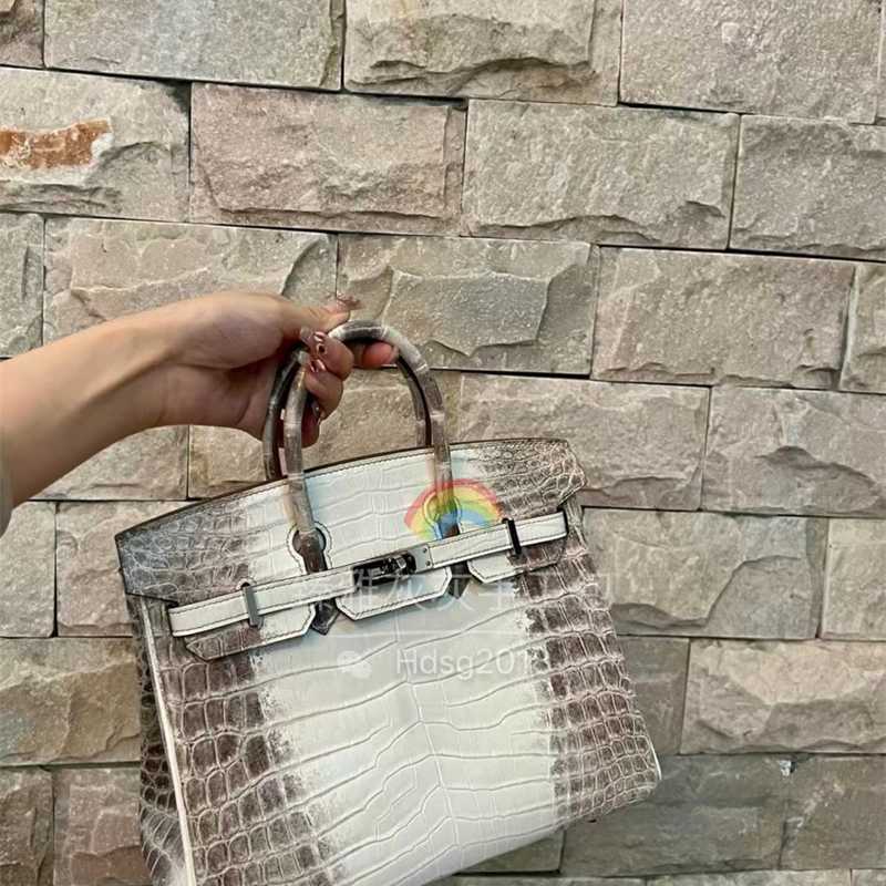 Designers Handbags Birkin Bags Designer Package 25 the Original Himalayan Crocodile Skin From France Is Handmade Large Capacity Ayw Classical Larger, Sky blue
Designers Handbags Birkin Bags Designer Package 25 the Original Himalayan Crocodile Skin From France Is Handmade Large Capacity Ayw Classical Larger, Sky blue