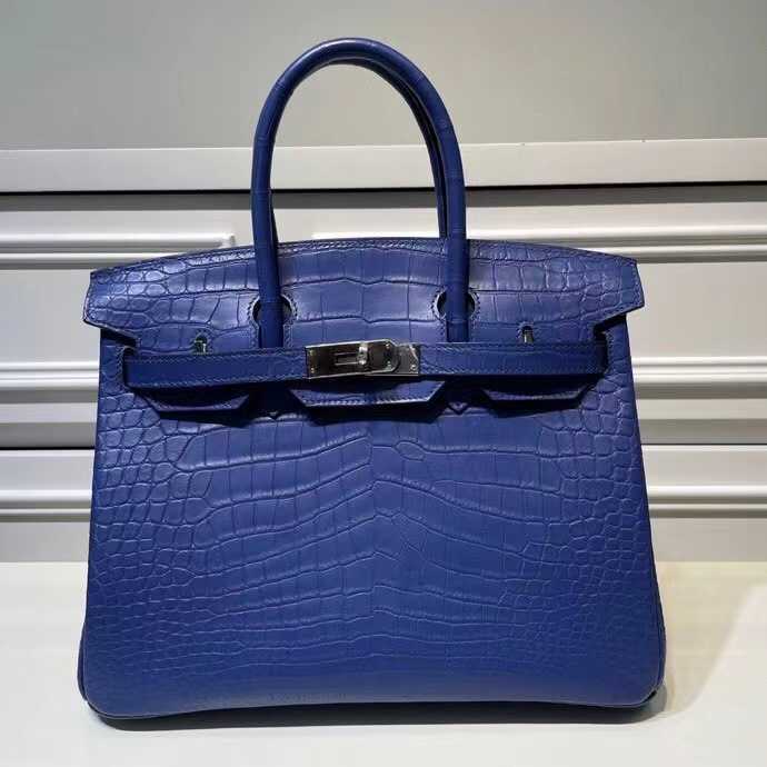 Designer Luxurys Women Totes Handbags Handle h home Capacity Pocket Genuine Leather Crocodile Pattern Gold Hardware European and American 7VHE, Sky blue
Designer Luxurys Women Totes Handbags Handle h home Capacity Pocket Genuine Leather Crocodile Pattern Gold Hardware European and American 7VHE, Sky blue