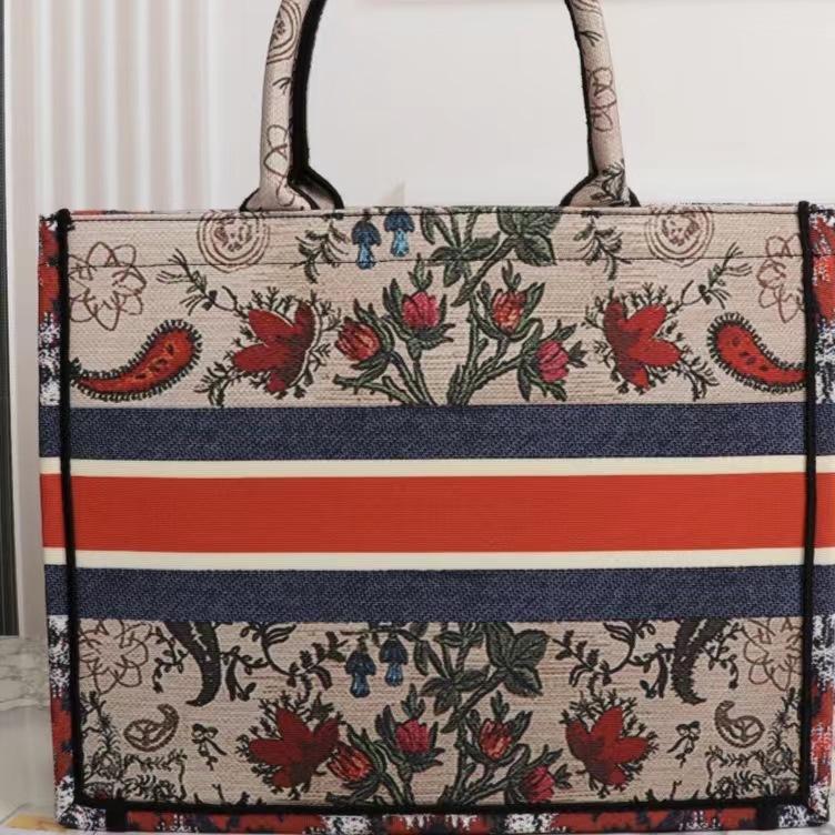 2022 Brand Embroidery Luxury Tote Bags Women's Shopping Bags Fashion Handbag Ladies Designer Bag V42, #5
2022 Brand Embroidery Luxury Tote Bags Women's Shopping Bags Fashion Handbag Ladies Designer Bag V42, #5