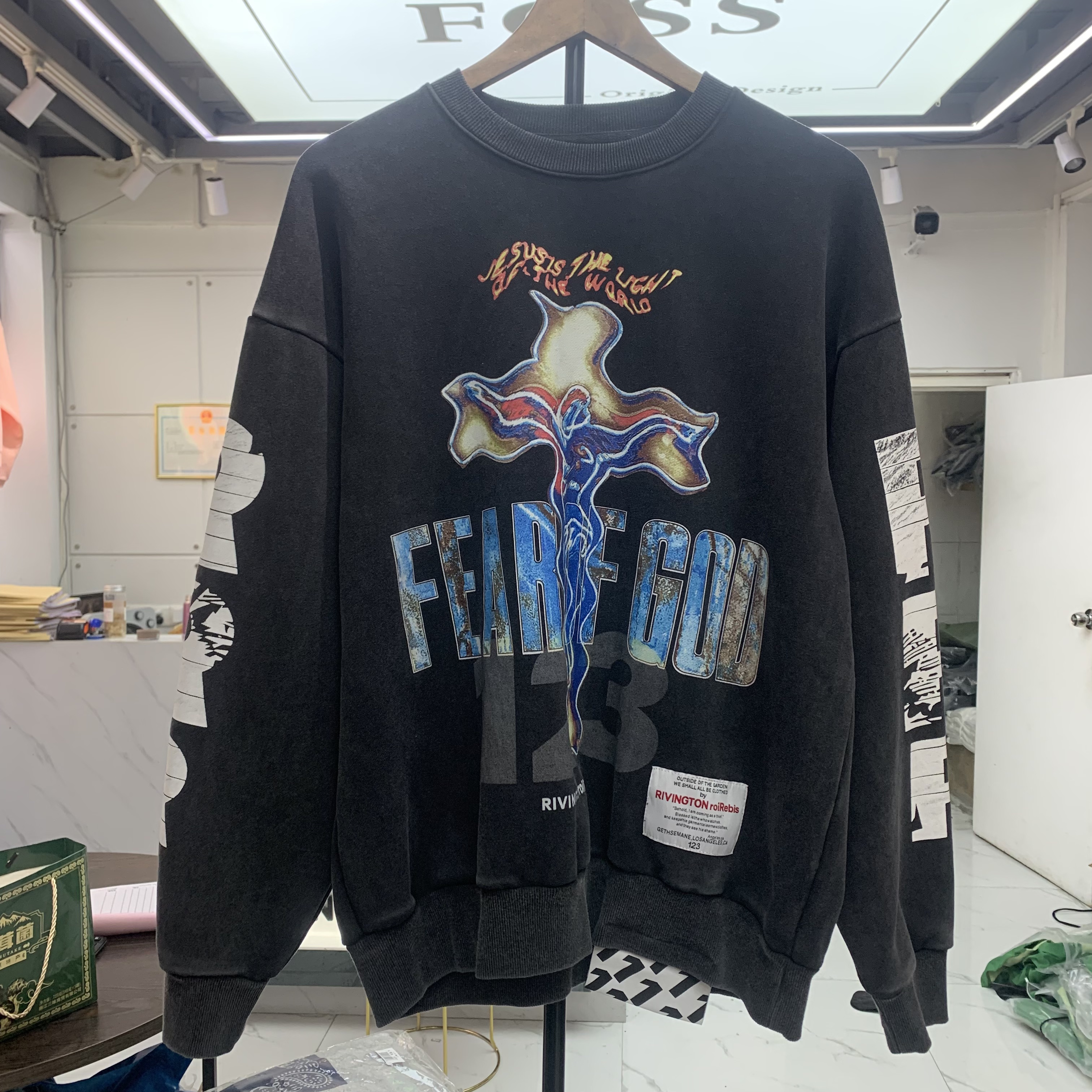 Winter Letter Printing Fashion Sweatshirt Long Sleeve Hoodie Round Neck Black Warm Pullover
Winter Letter Printing Fashion Sweatshirt Long Sleeve Hoodie Round Neck Black Warm Pullover