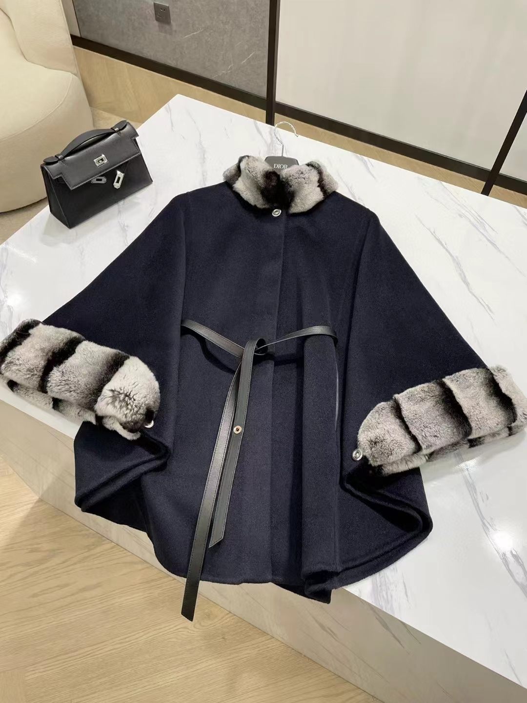 Camel Cashmere Double Cape coat pullover Fastened With a Plonge Leather Flap Wool and Mouse Fur Collar