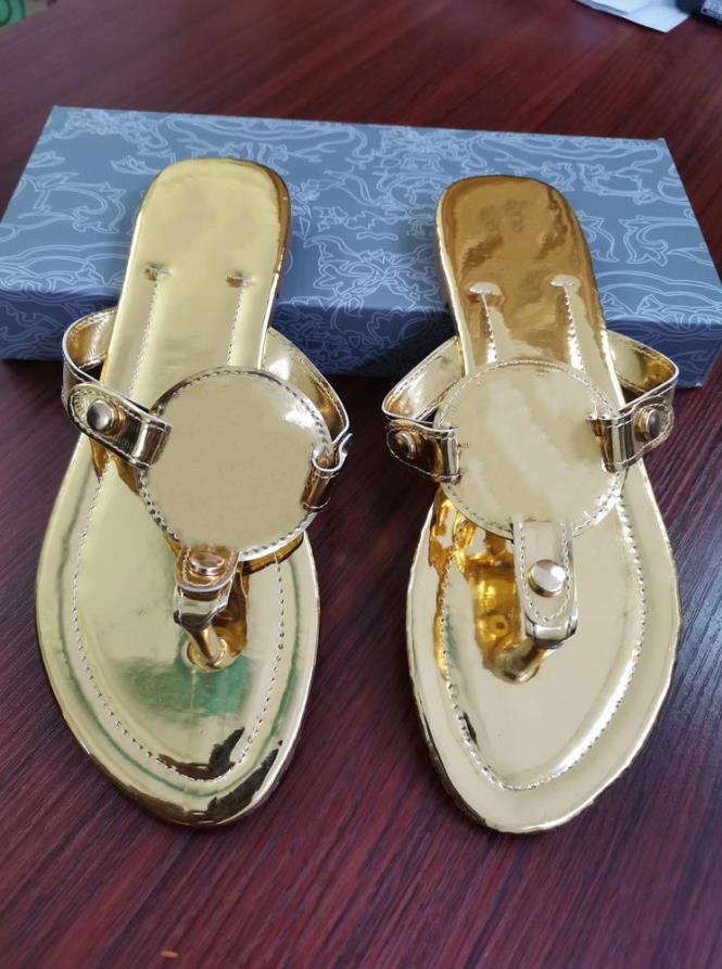 2023 Fashion classic Top Luxurys brand women summer sandals big size 35-42 flip-flops with rubber sole with web rubber strap Slippers, A+
2023 Fashion classic Top Luxurys brand women summer sandals big size 35-42 flip-flops with rubber sole with web rubber strap Slippers, A+