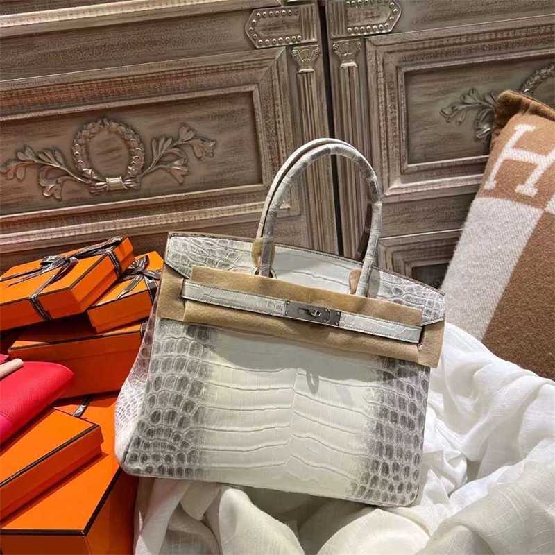 Designers Handbags Birkin Bags Designer Full Hand Sewn Wax Thread Bag Bk30 Original Hcp Misty Crocodile Skin Himalaya Large Capacity Ayw Classical Larger, Silver clasp
Designers Handbags Birkin Bags Designer Full Hand Sewn Wax Thread Bag Bk30 Original Hcp Misty Crocodile Skin Himalaya Large Capacity Ayw Classical Larger, Silver clasp