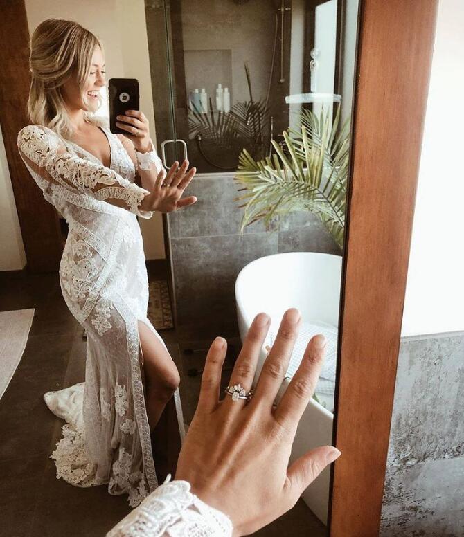 V Neck Open Back Mermaid Wedding Dresses Lace champagne lining Long Sleeve Vintage Boho country Bridal Gowns