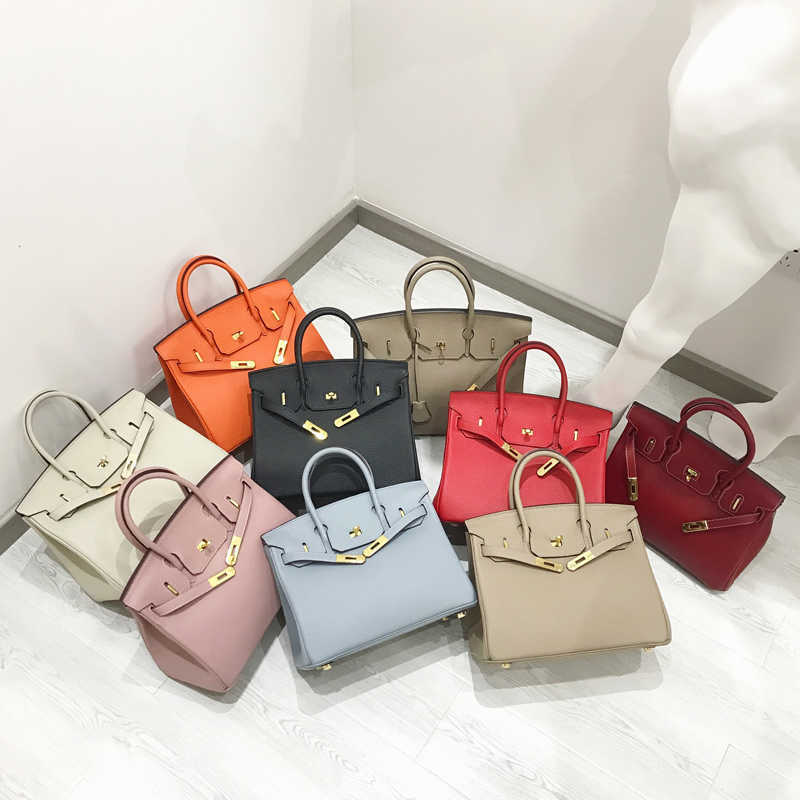 Designers Handbags Herme Birkin Bags 2023 New Lychee Grain Leather Bride One Shoulder Cross Body Handbag Large Capacity Ayw, Rose red 30cm (with shoulder strap) silk
Designers Handbags Herme Birkin Bags 2023 New Lychee Grain Leather Bride One Shoulder Cross Body Handbag Large Capacity Ayw, Rose red 30cm (with shoulder strap) silk