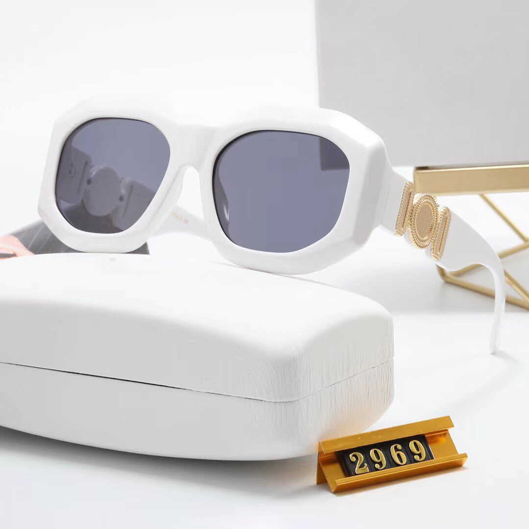 Sunglasses Big Frame Hip Hop Biggie Sunglasses Men Women Vintage Eyeglasses Designer Outdoor Beach Shades Lentes De Sol Unisex Brand Sun Glasses
Sunglasses Big Frame Hip Hop Biggie Sunglasses Men Women Vintage Eyeglasses Designer Outdoor Beach Shades Lentes De Sol Unisex Brand Sun Glasses