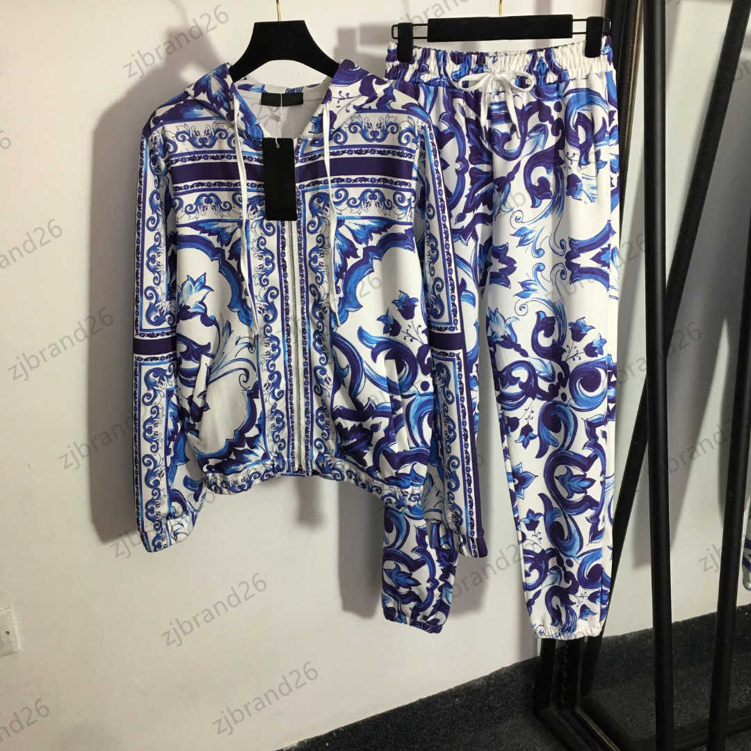 Womens Two Piece Pants Blue And White Porcelain Printed Long Sleeve Zipper Hooded Coat Elastic Waist Tied Feet Trousers Women Clothing
Womens Two Piece Pants Blue And White Porcelain Printed Long Sleeve Zipper Hooded Coat Elastic Waist Tied Feet Trousers Women Clothing