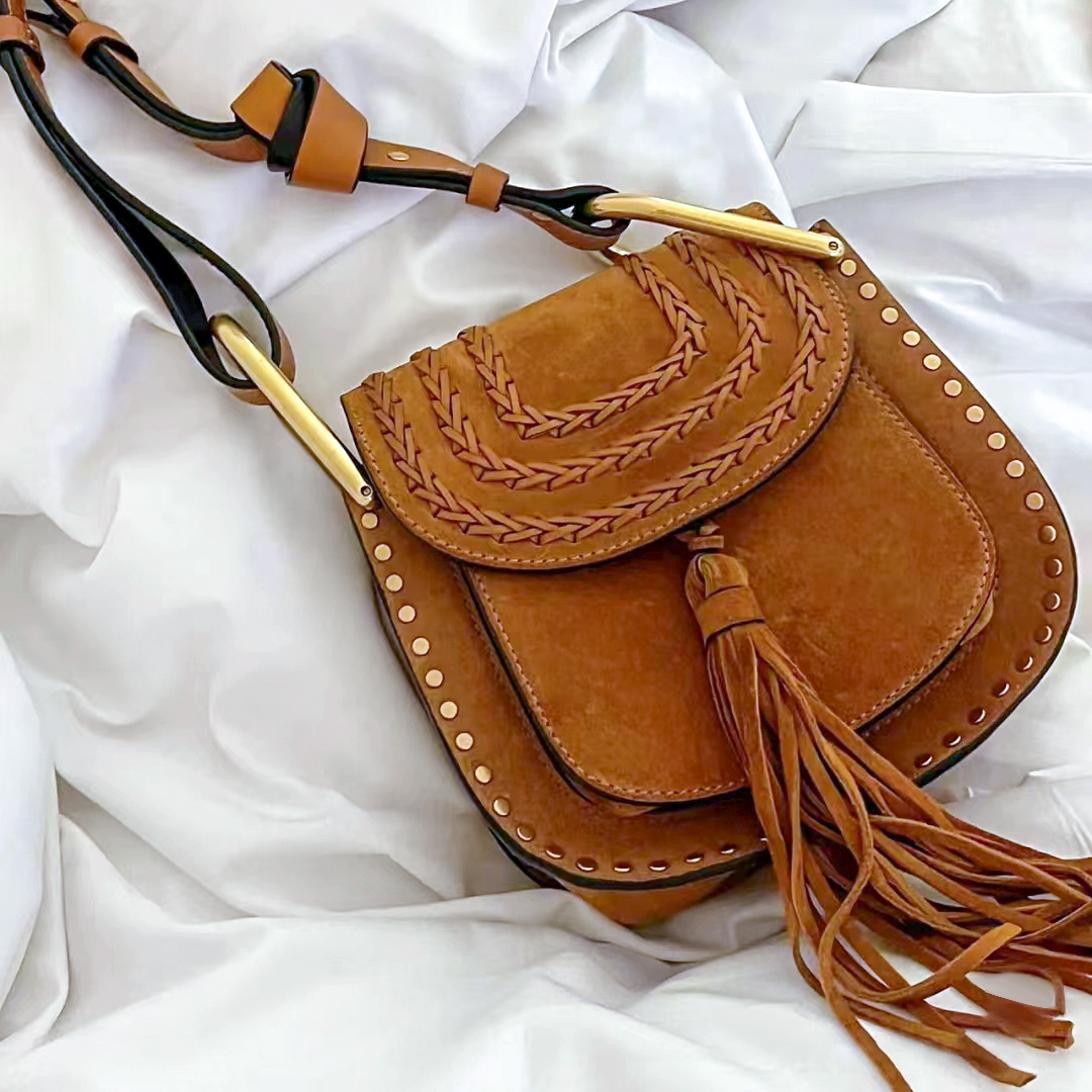 Luxurys Designers Bag Rivet Saddles Suede shoulder bag tote Vintage husdon Tassel woody retro purses pochette Cowboy Leather handbags travel crossbody clutch flap, Yellow
Luxurys Designers Bag Rivet Saddles Suede shoulder bag tote Vintage husdon Tassel woody retro purses pochette Cowboy Leather handbags travel crossbody clutch flap, Yellow