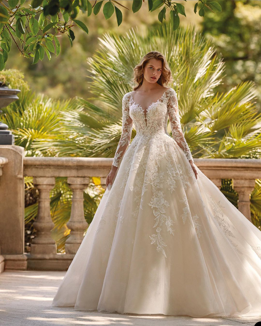 Vintage Lace A Line Mermaid Wedding Dresses V Neck Full Transparent Sleeve Bridal Gown Plus Size Marriage Detachable Train