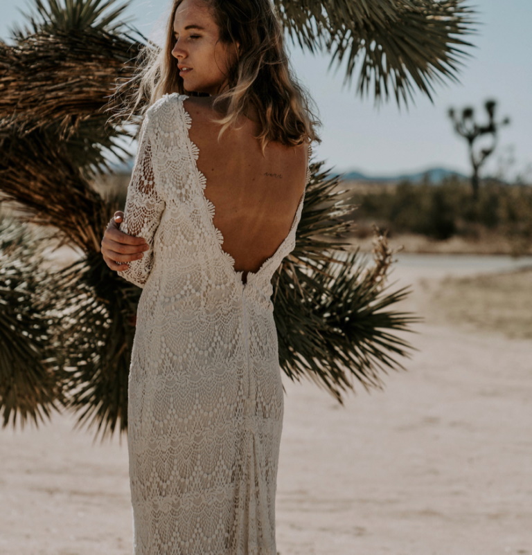 Hipple O Neck Bohemian wedding dress Lace Open Back Sweep Train Beach Crochet Cotton Lace Long Sleeve Bridal gown Dress