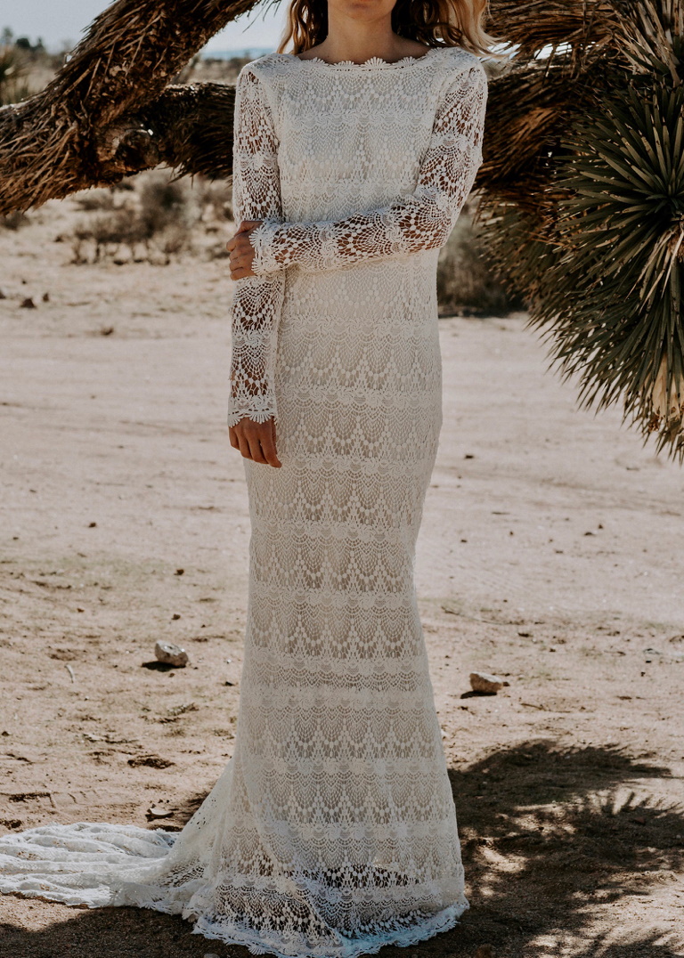 Hipple O Neck Bohemian wedding dress Lace Open Back Sweep Train Beach Crochet Cotton Lace Long Sleeve Bridal gown Dress