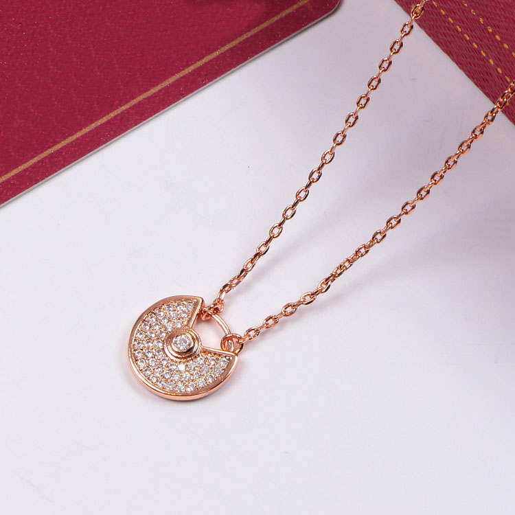 luxury designer couple pendant full diamond necklaces fashion designer design stainless steel necklace women valentines day gifts
luxury designer couple pendant full diamond necklaces fashion designer design stainless steel necklace women valentines day gifts