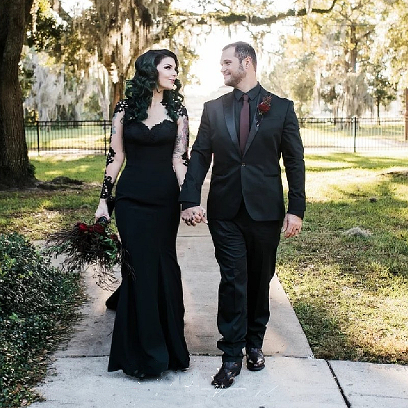 Gothic Black Mermaid Wedding Dresses Illusion Sexy Backless Long Sleeve Bridal Gowns 2023 Lace Appliques Buttons Court Train Robe De Mariee