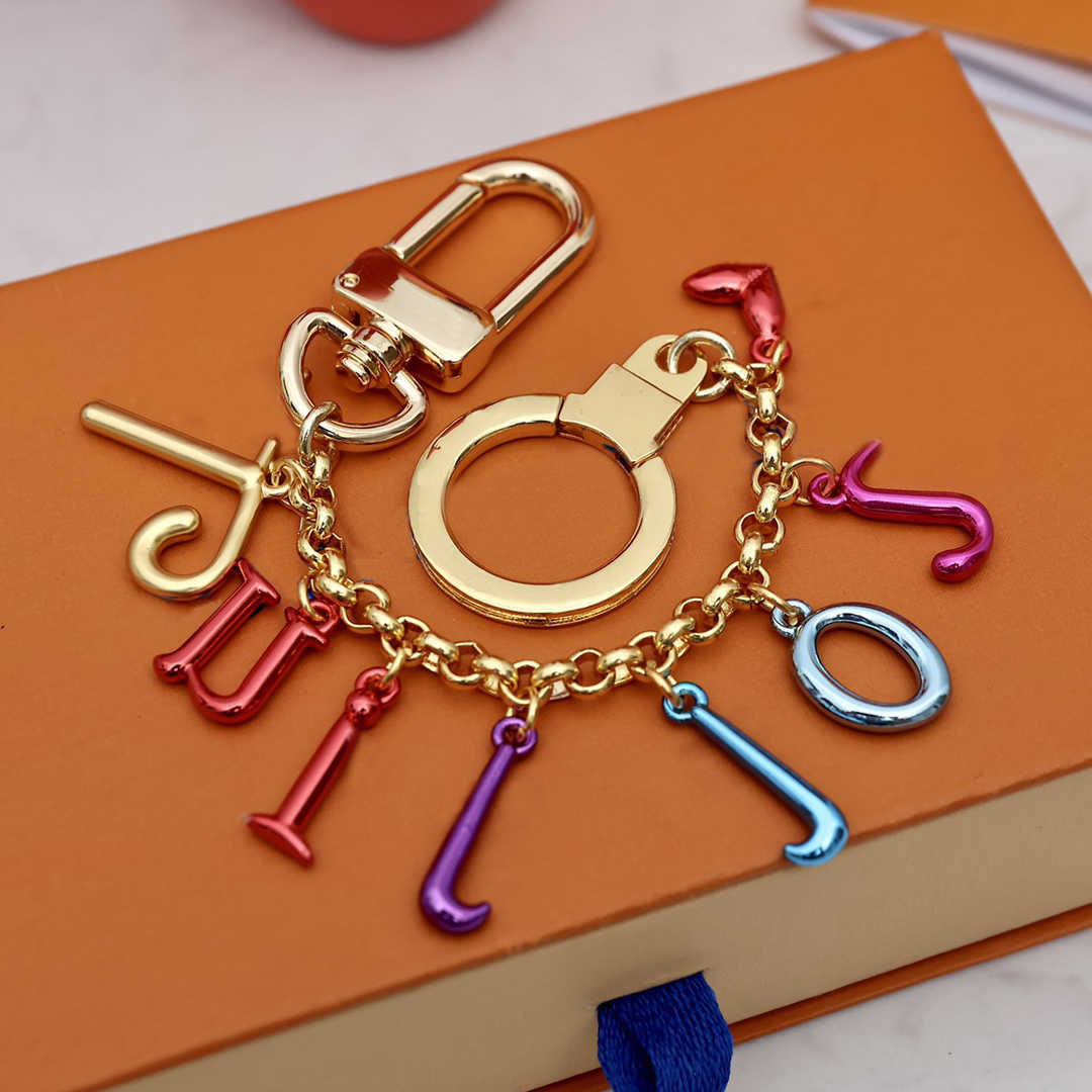 Gold Letter Keychains For Men Woman Bag Pendants Fashion Designer Keychain Luxury Jewelry Womens Couple Lovers Key Buckle Rings Key Chain
Gold Letter Keychains For Men Woman Bag Pendants Fashion Designer Keychain Luxury Jewelry Womens Couple Lovers Key Buckle Rings Key Chain