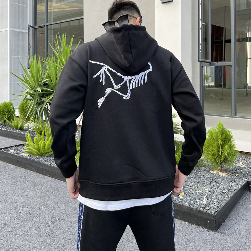 22FW Europe Embroidery Zipper Hoodie Autumn Winter Men Women Retro Streetwear Pocket Cotton Hooded Sweatshirt, Black
22FW Europe Embroidery Zipper Hoodie Autumn Winter Men Women Retro Streetwear Pocket Cotton Hooded Sweatshirt, Black