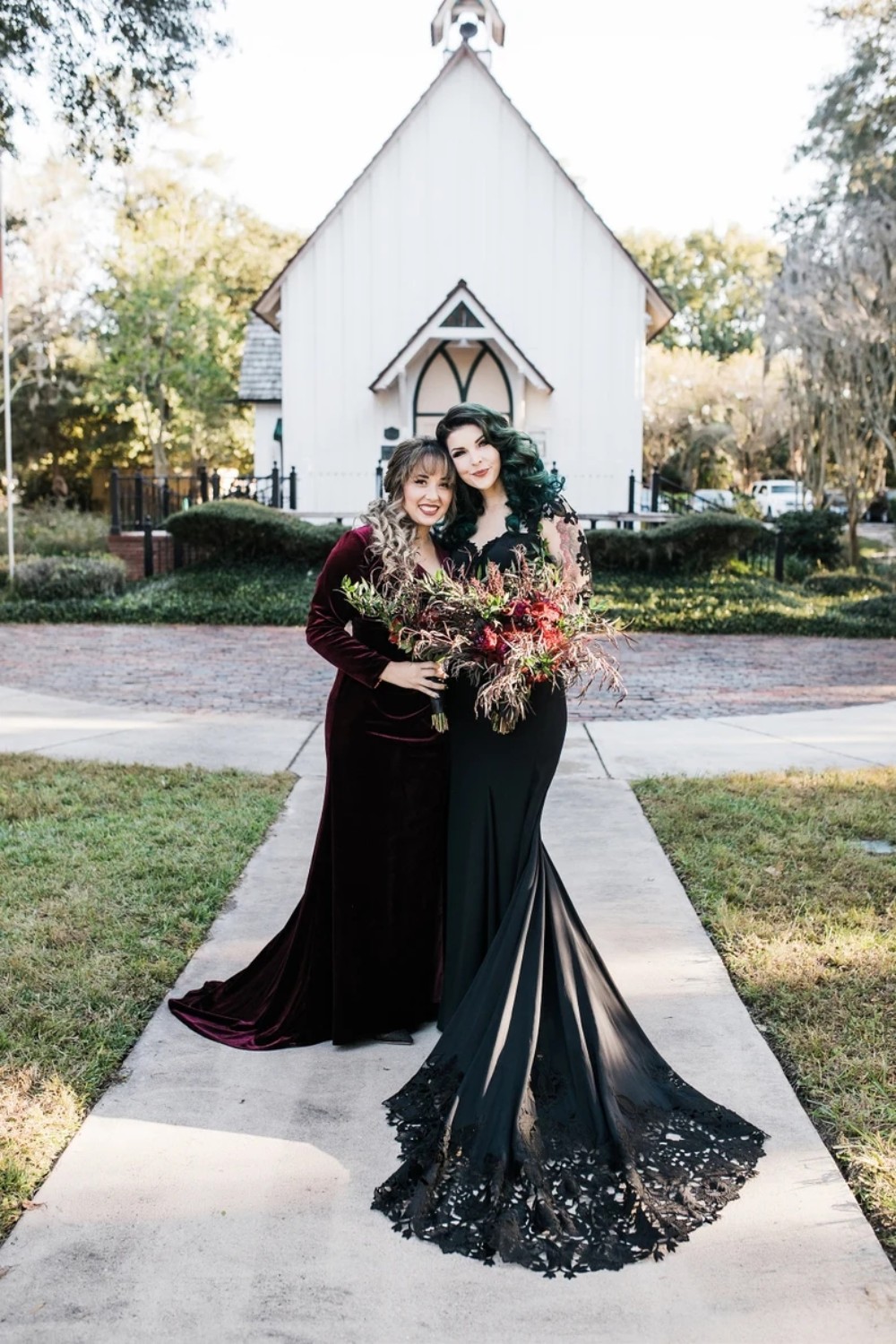 Gothic Black Mermaid Wedding Dresses Illusion Sexy Backless Long Sleeve Bridal Gowns 2023 Lace Appliques Buttons Court Train Robe De Mariee