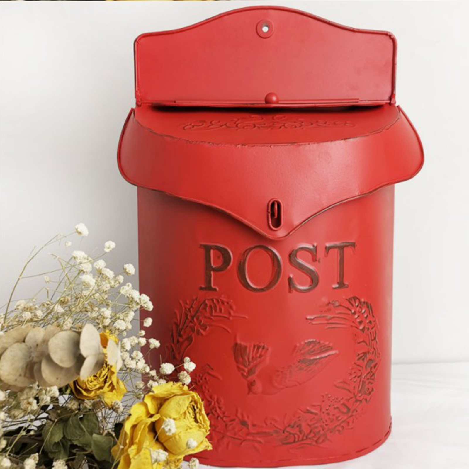 

Garden Decorations European Retro Style Old Sealed Opinion spaper Letter Box Metal Wall Hanging Creative Lockable Mailbox Cafe Home Decoration 221020