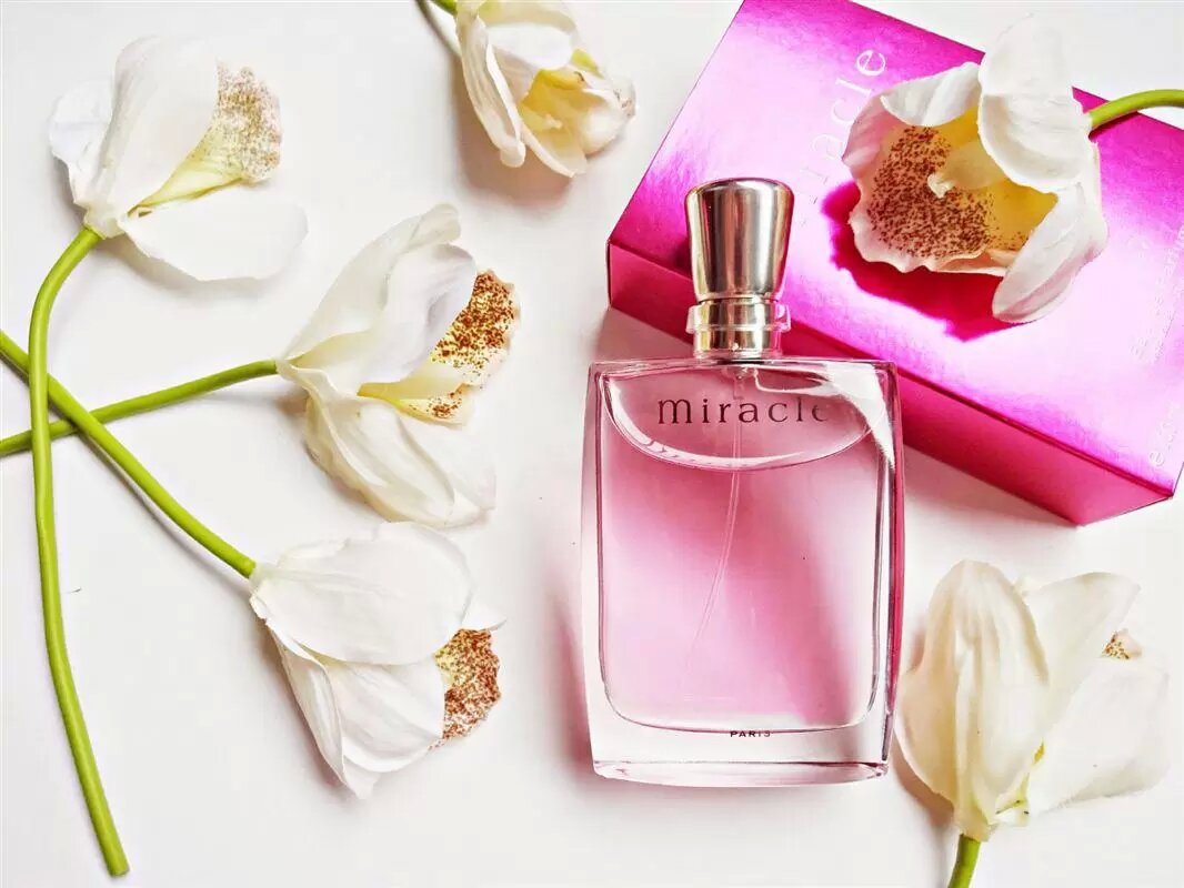 Women Perfume Miracle Blossom 100ml 3.4FL.OZ Eau De Parfum Long Lasting Good Flower Smell Lady Fragrance Spary fast ship
Women Perfume Miracle Blossom 100ml 3.4FL.OZ Eau De Parfum Long Lasting Good Flower Smell Lady Fragrance Spary fast ship