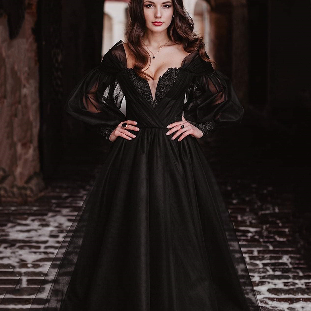 2023 Lantern Long Sleeve Black Gothic Wedding Dress Puffy A-Line Winter Bridal Gowns Lace Appliques Beaded Sweep Train Tulle Vintage Vestidos De Novia