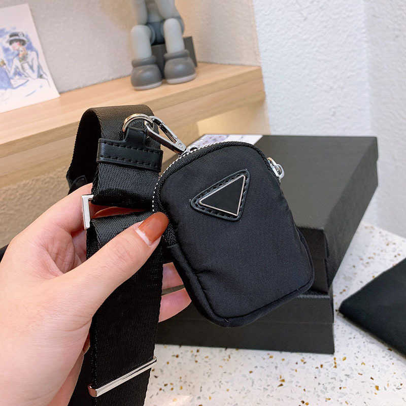 Evening Bags tote bag designer bag women nylon handbags Fashion Triangles Shoulder Crossbody Purses Casual shopper lager tote bags 2210210, Pbag black
Evening Bags tote bag designer bag women nylon handbags Fashion Triangles Shoulder Crossbody Purses Casual shopper lager tote bags 2210210, Pbag black