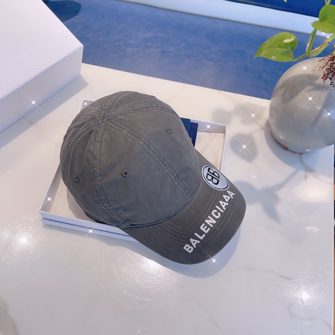 Women Designer Baseball Hat Couple Fashion Black and White Letter Embroidery casquette Simple Versatile Gift Ball Caps, Grey
Women Designer Baseball Hat Couple Fashion Black and White Letter Embroidery casquette Simple Versatile Gift Ball Caps, Grey