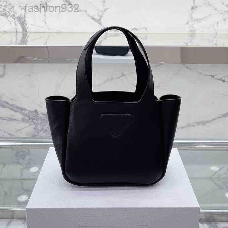 Shoulder Bags Evening Bags Evening Bags Luxuries Designers Women Bag Shopping Handbag Leather Luxury Crossbody Basket Female Purses 2022, Black
Shoulder Bags Evening Bags Evening Bags Luxuries Designers Women Bag Shopping Handbag Leather Luxury Crossbody Basket Female Purses 2022, Black