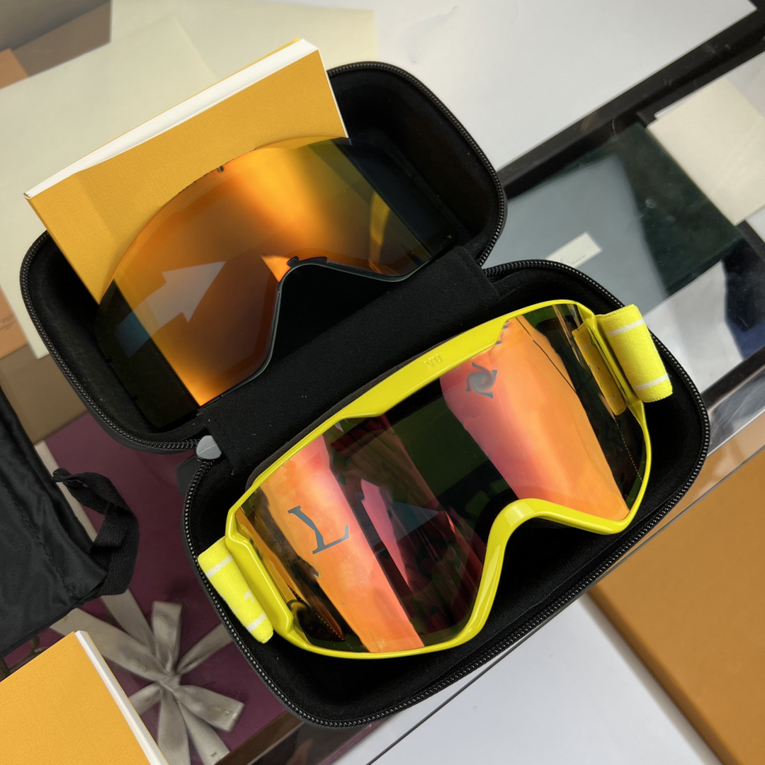 ILIVI Monogram Sand proof Outdoor Sport Skiing Eyewear Ski Goggles Black Switchable lenses Mountain Climbing Ride Worker snowboard Eye Protection Teenager Gift
ILIVI Monogram Sand proof Outdoor Sport Skiing Eyewear Ski Goggles Black Switchable lenses Mountain Climbing Ride Worker snowboard Eye Protection Teenager Gift
