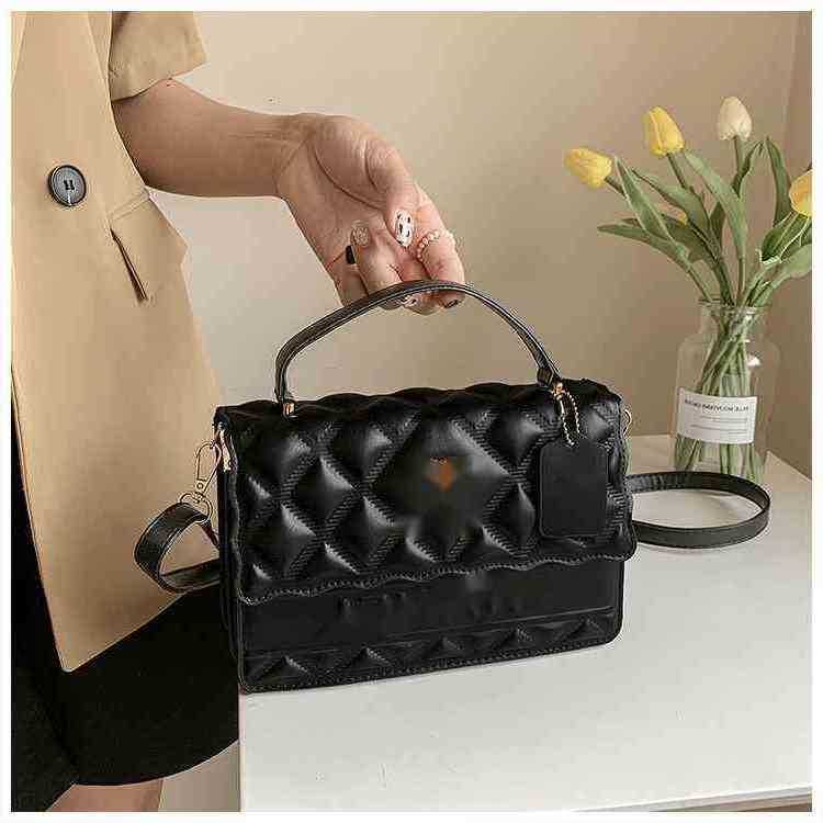 Bags Messenger Brand design woman's Letter Quilted Chain CC bag lambskin vintage messenger caviar Leather le boy 2.55 Flap Bag 152, Black
Bags Messenger Brand design woman's Letter Quilted Chain CC bag lambskin vintage messenger caviar Leather le boy 2.55 Flap Bag 152, Black