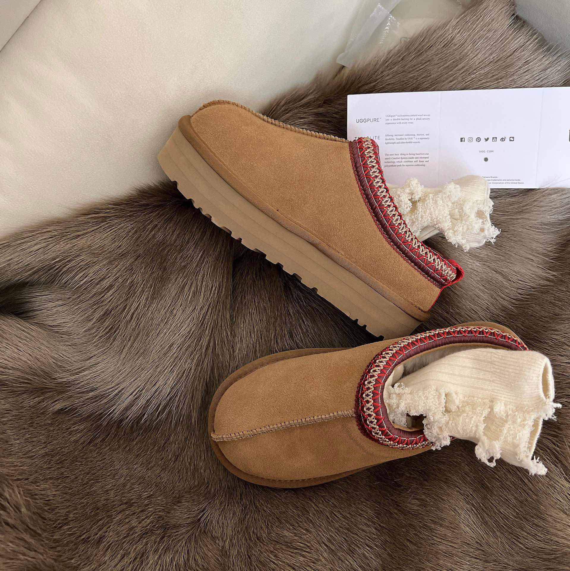 Women designer Wgg Slippers Fur Slides Classic Brand Oversize Boots Tasman Shoes Taille ethnic booties Les Petites Suede Wool Blend Comfort Winterr Booties 35-42, Color2
Women designer Wgg Slippers Fur Slides Classic Brand Oversize Boots Tasman Shoes Taille ethnic booties Les Petites Suede Wool Blend Comfort Winterr Booties 35-42, Color2