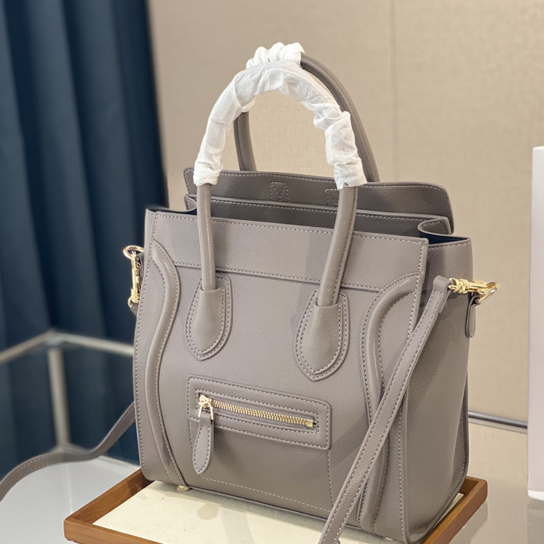 Smiley Face Bag Crossbody Handbag Cow Leather Shoulder Oblique Matching Colors Retro Versatile 26cm 20cm Designer Bags Luggage Micro Nano, Grey blue
Smiley Face Bag Crossbody Handbag Cow Leather Shoulder Oblique Matching Colors Retro Versatile 26cm 20cm Designer Bags Luggage Micro Nano, Grey blue