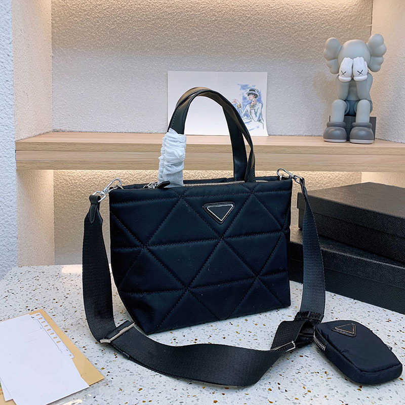 tote bag designer bag women nylon handbags Fashion Shoulder Crossbody Purses Casual shopper lager tote bags 2210210, Pbag black
tote bag designer bag women nylon handbags Fashion Shoulder Crossbody Purses Casual shopper lager tote bags 2210210, Pbag black