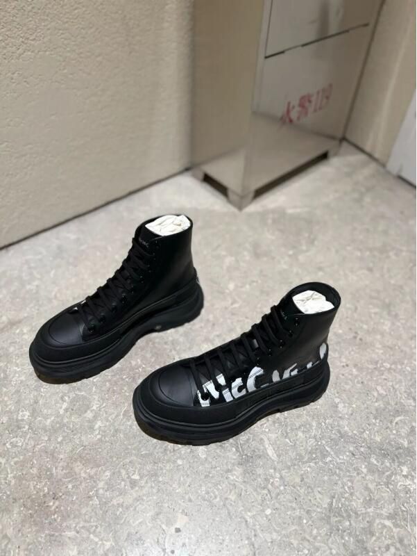 Designers Tread Slick Boots Womens Casual Shoes Platform Ankle Boot Triple Black Canvas Royal Magnolia Canvas Luxurys Mcqueens Women Sneakers Alexander Trainers, Buy box
Designers Tread Slick Boots Womens Casual Shoes Platform Ankle Boot Triple Black Canvas Royal Magnolia Canvas Luxurys Mcqueens Women Sneakers Alexander Trainers, Buy box