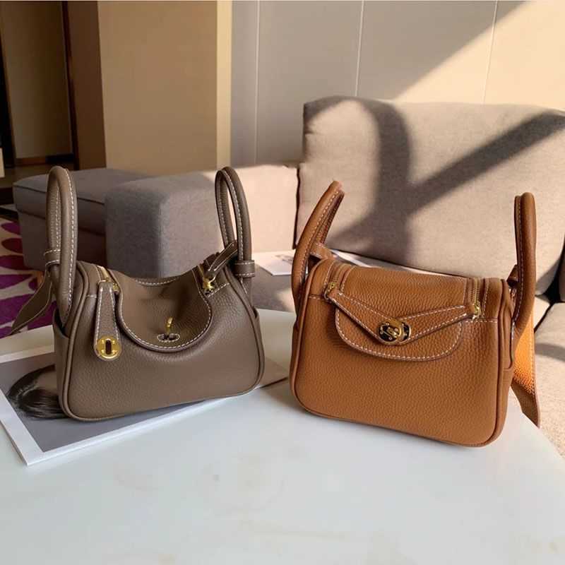 H ermes Bags Designer Luxury Lindys Handbags Bag Mini Doctor Leather Women's 2023 Shoulder Messenger Hand Pillow Medicine handbags usa blog, Black 26cm (gold button)
H ermes Bags Designer Luxury Lindys Handbags Bag Mini Doctor Leather Women's 2023 Shoulder Messenger Hand Pillow Medicine handbags usa blog, Black 26cm (gold button)